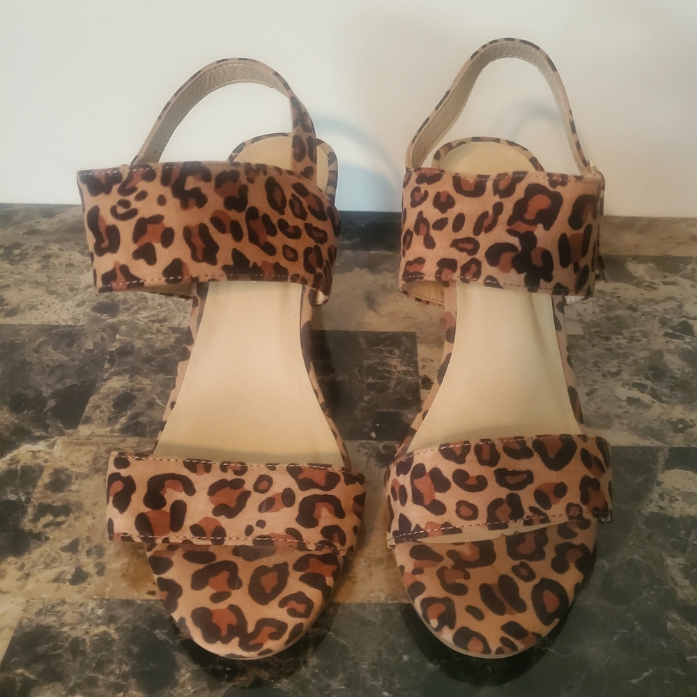 Leopard Print Chinese Laundry. Women's Sandals